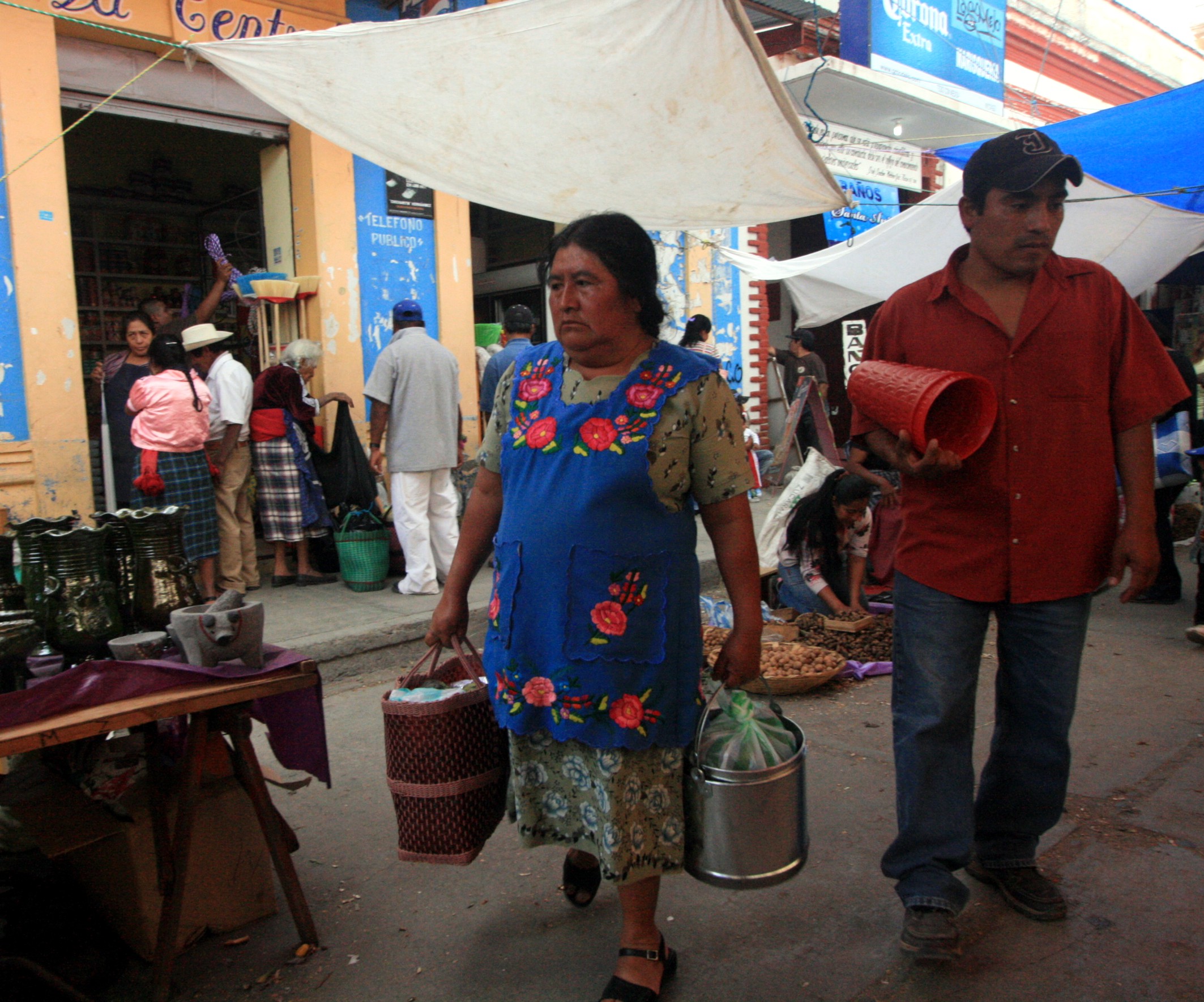 Mercado del dia de muertos en Tlacolula, Comparsa